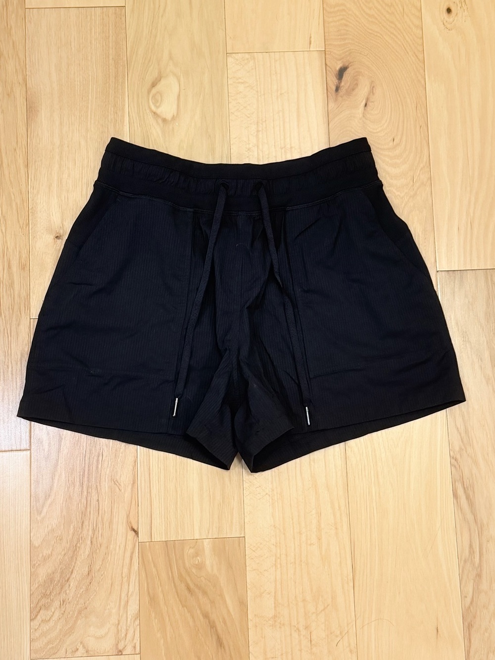 LIKE NEW Lululemon Women’s Dance Studio High-Rise Short 3.5"